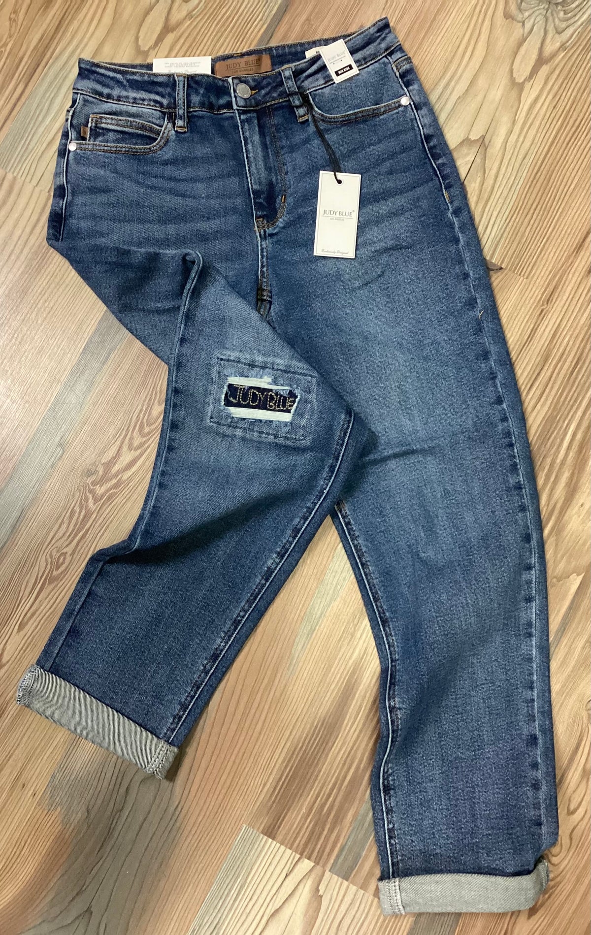 Judy Blue Med Wash Mr. Boyfriend Knee