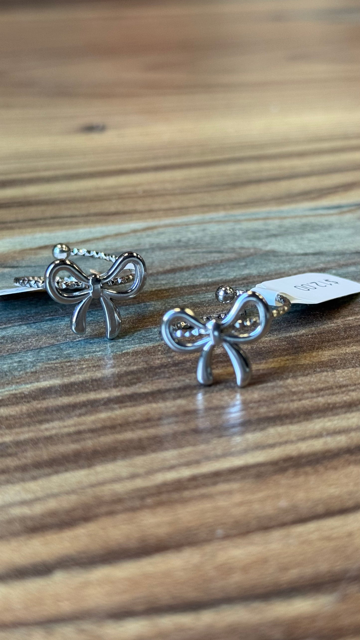 18k PVD Bow Ring