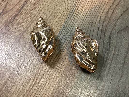 Gold Conch Claw Clip