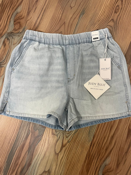 Judy Blue Light Wash Pull On Short