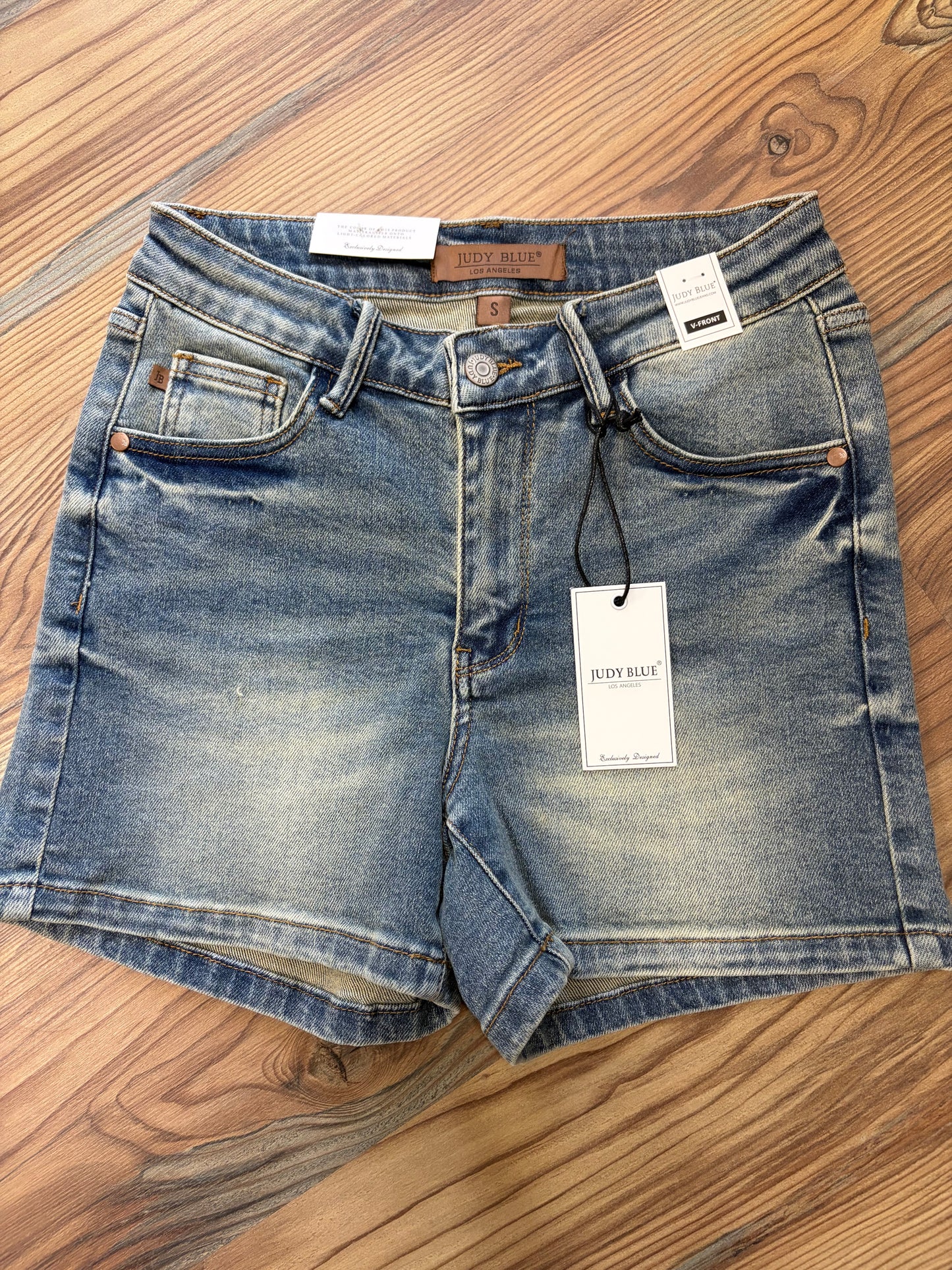 Judy Blue Vintage V Front Shorts