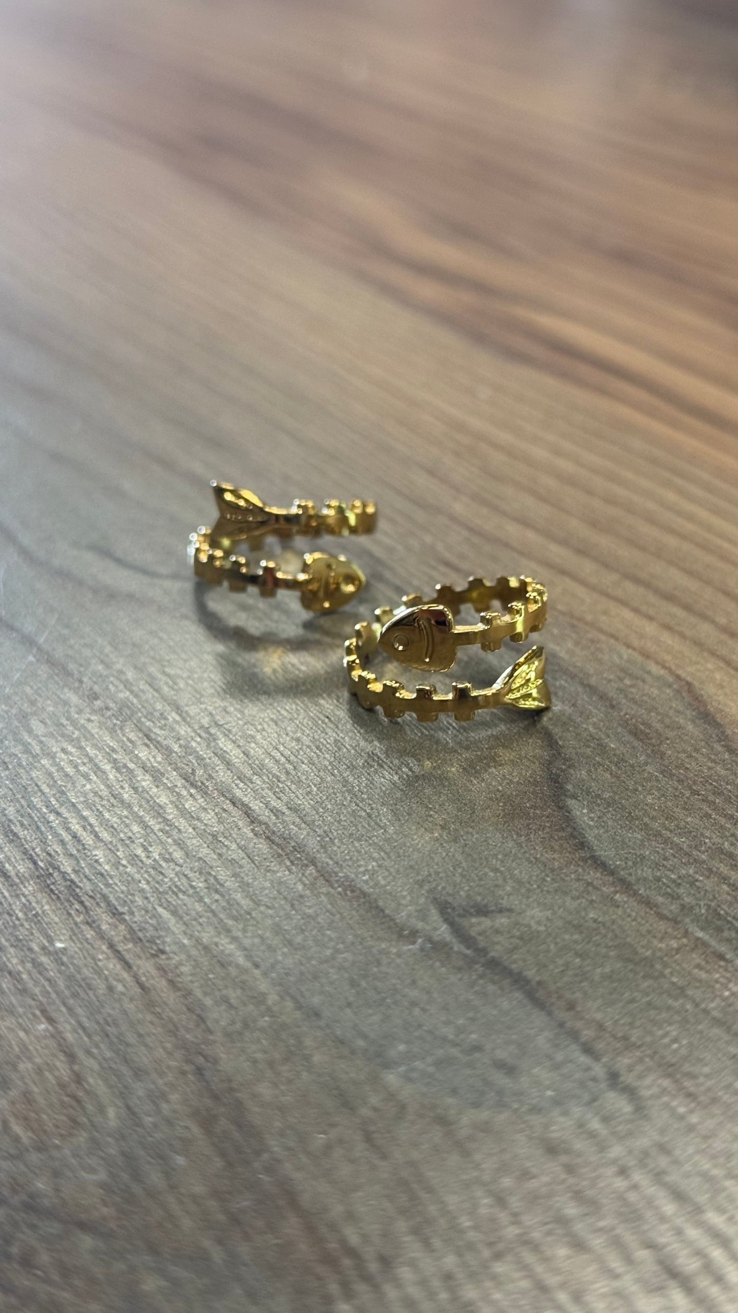 18k PVD Fishbone Ring